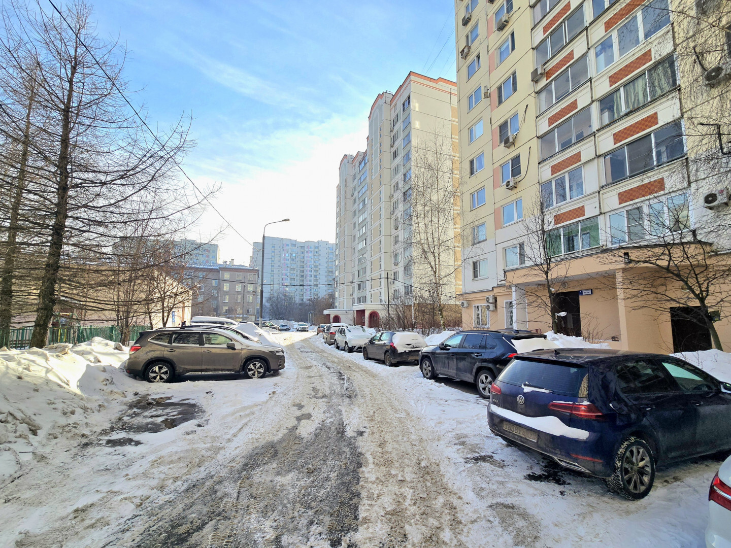Квартира с мебелью и техникой.