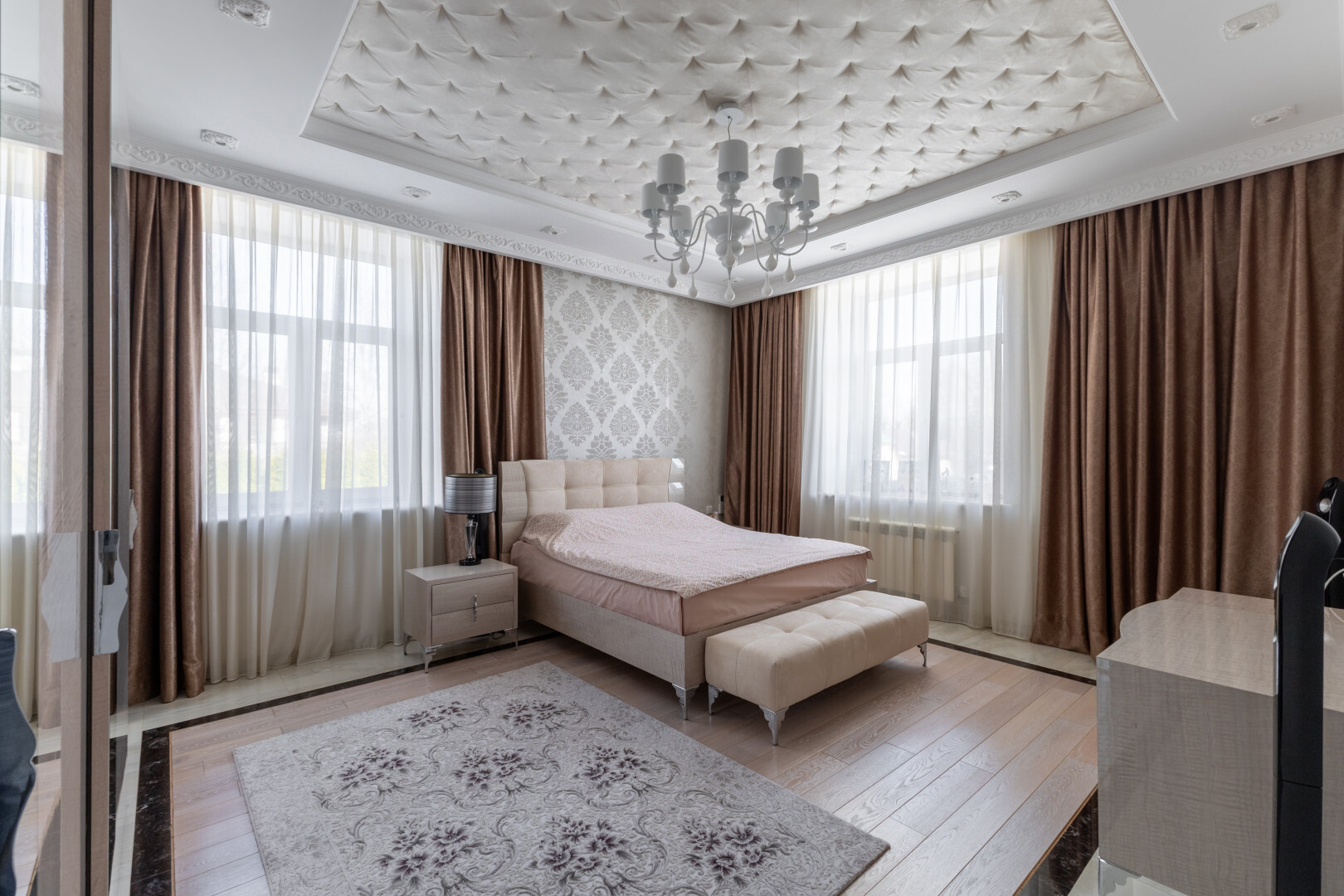 Дом 450м²+ участок с бассейном!