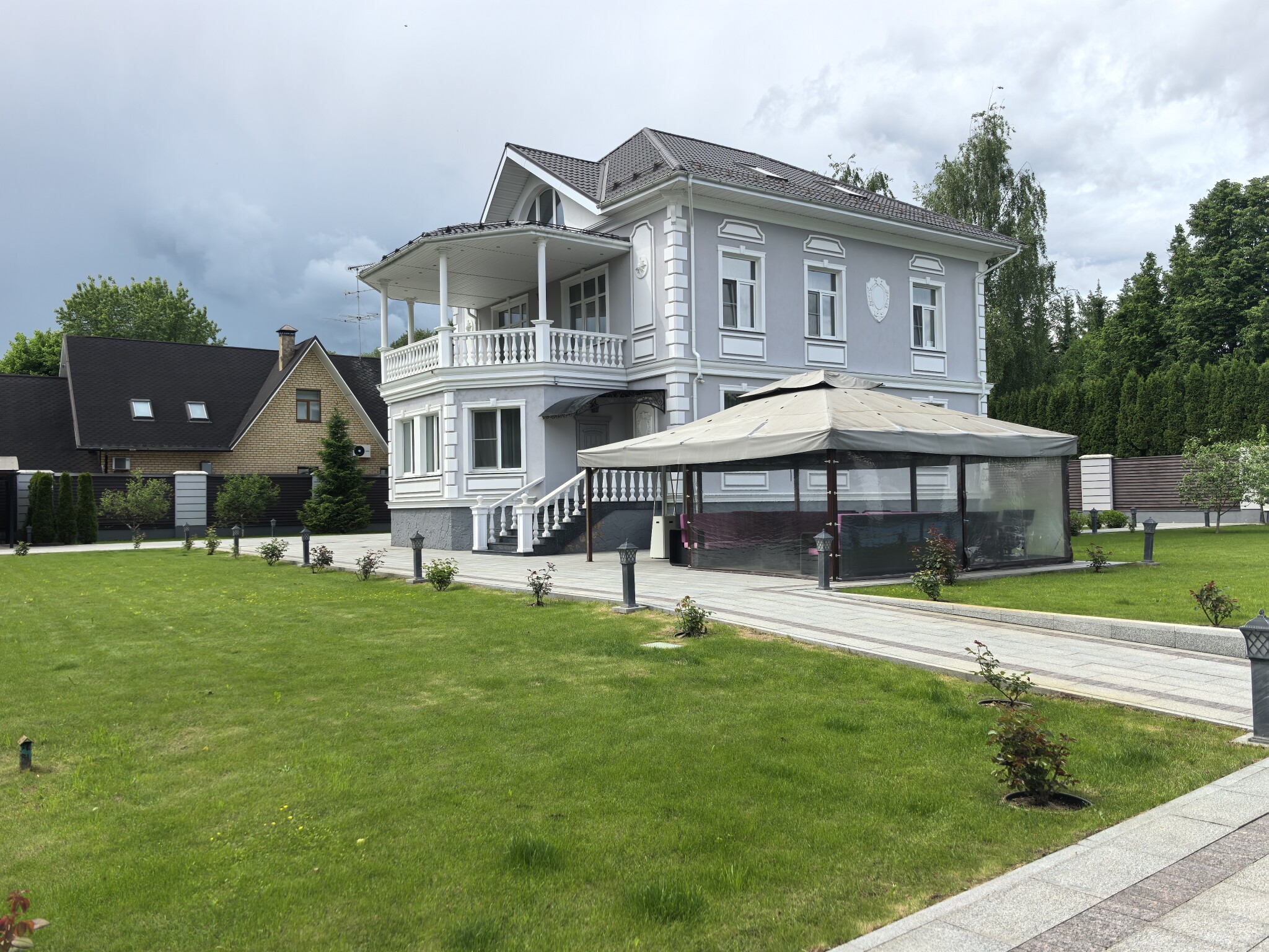 Дом 450м²+ участок с бассейном!