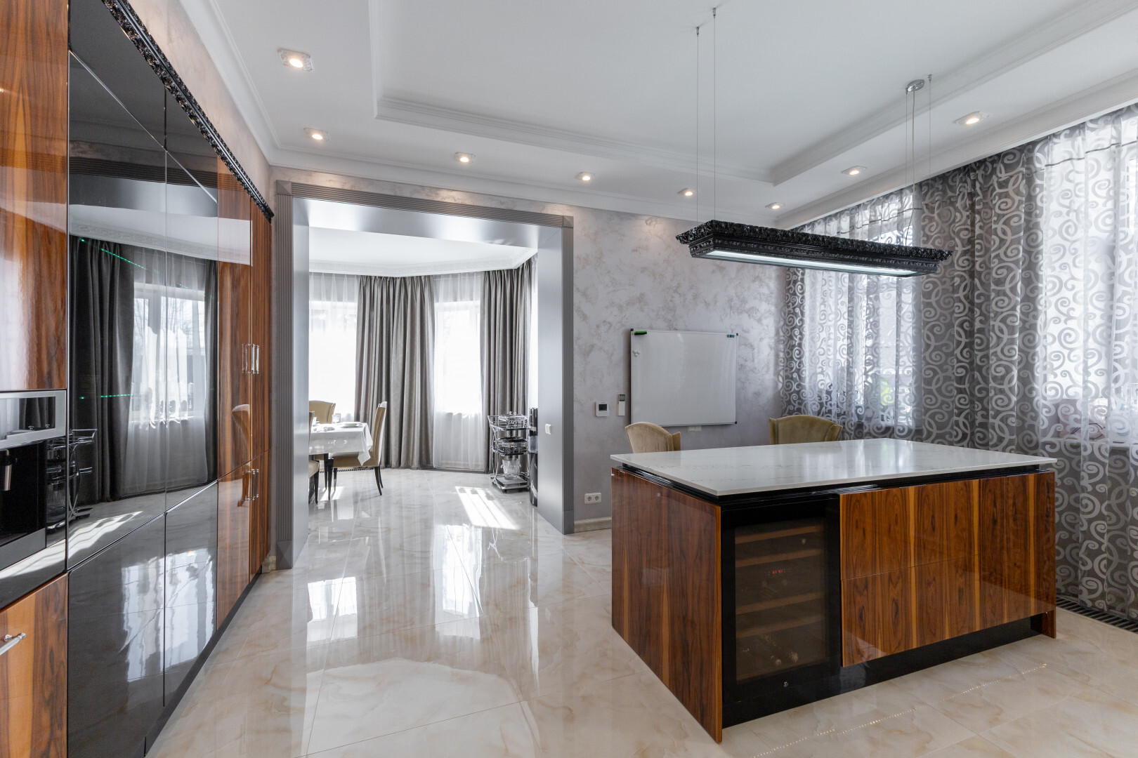 Дом 450м²+ участок с бассейном!