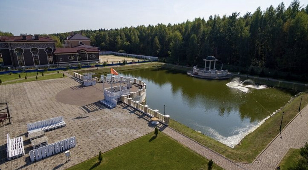 Резиденция у заповедного леса