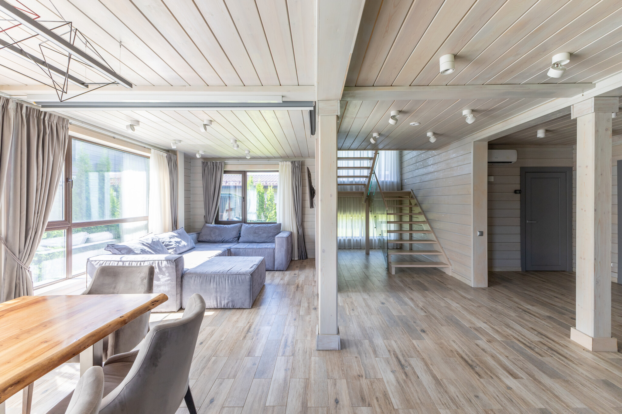 Дом и баня на большом участке